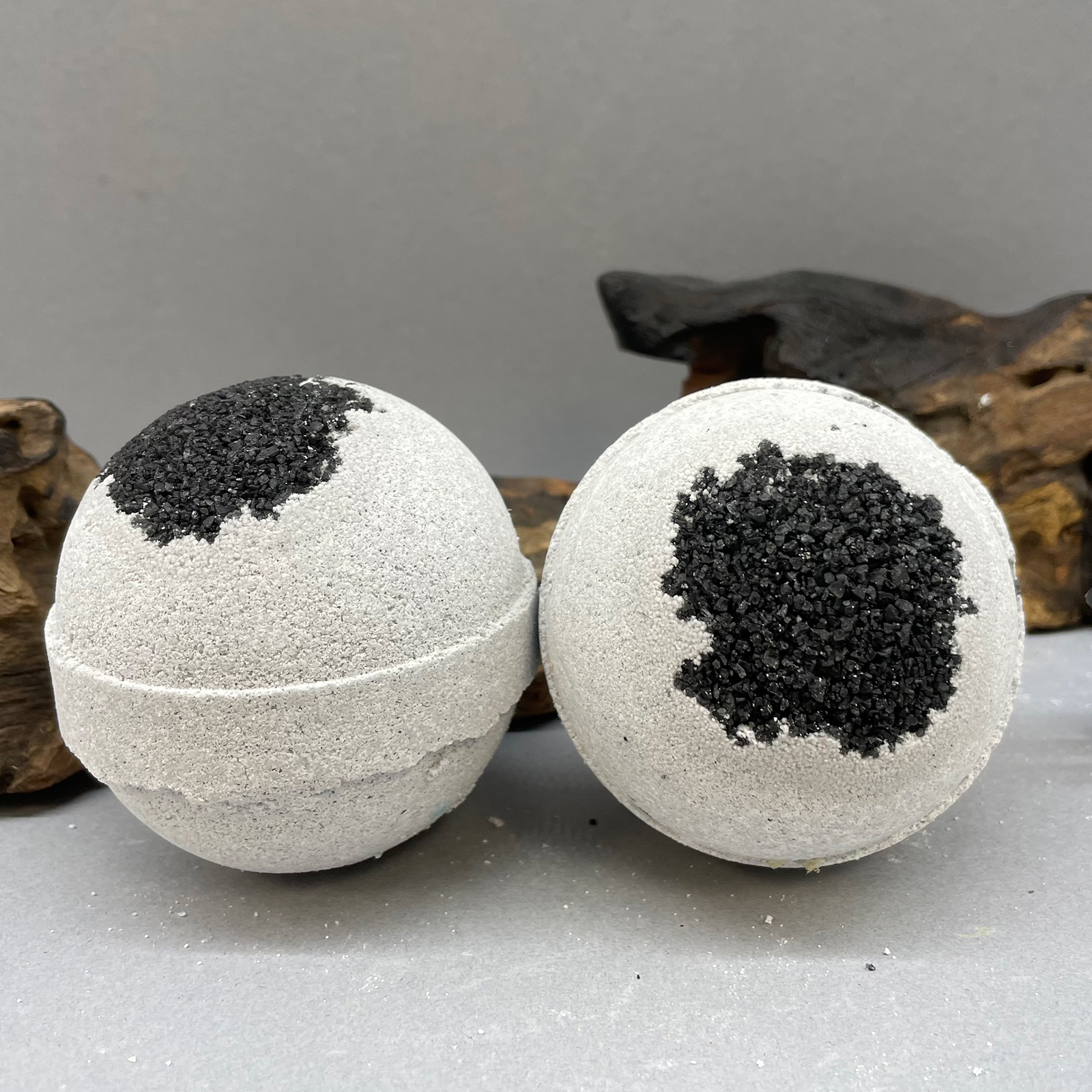 2 x Charcoal Bath Bombs - Sea Salt & Moss - Click Image to Close