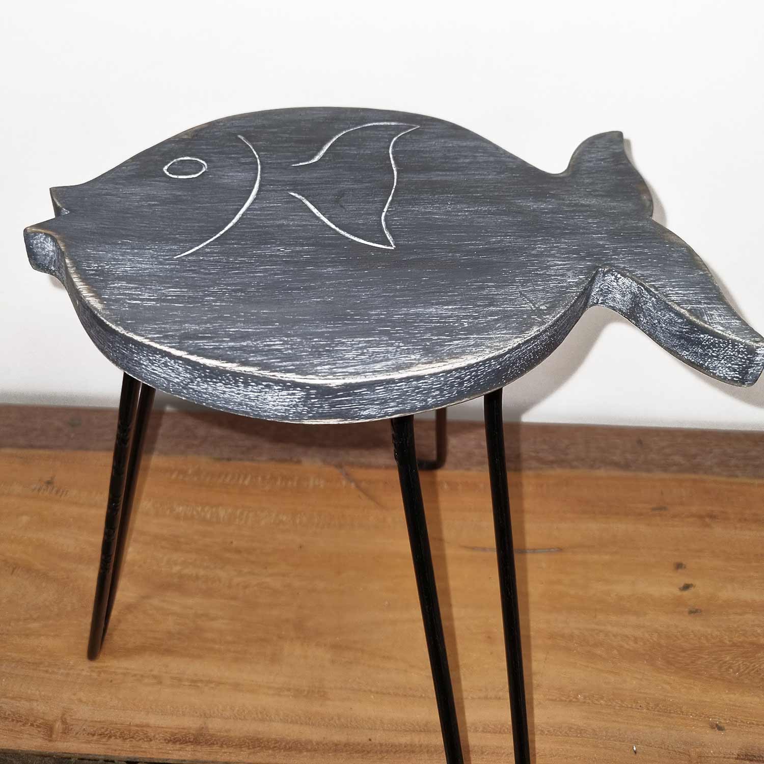 Albasia Wood Fish Stand - Greywash - Click Image to Close